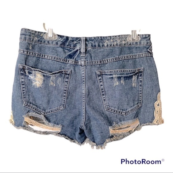 Free People Denim and Lace Distressed Jean shorts 28 - Picture 2 of 4
